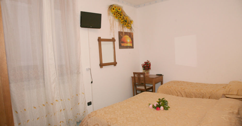 Agriturismo Mare E Monti Hotel อาเจโรลา ภายนอก รูปภาพ