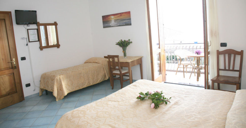 Agriturismo Mare E Monti Hotel อาเจโรลา ภายนอก รูปภาพ
