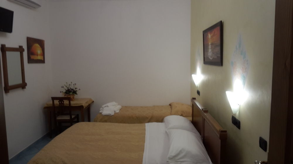 Agriturismo Mare E Monti Hotel อาเจโรลา ภายนอก รูปภาพ