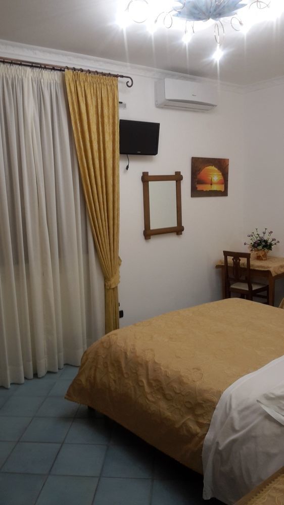 Agriturismo Mare E Monti Hotel อาเจโรลา ภายนอก รูปภาพ