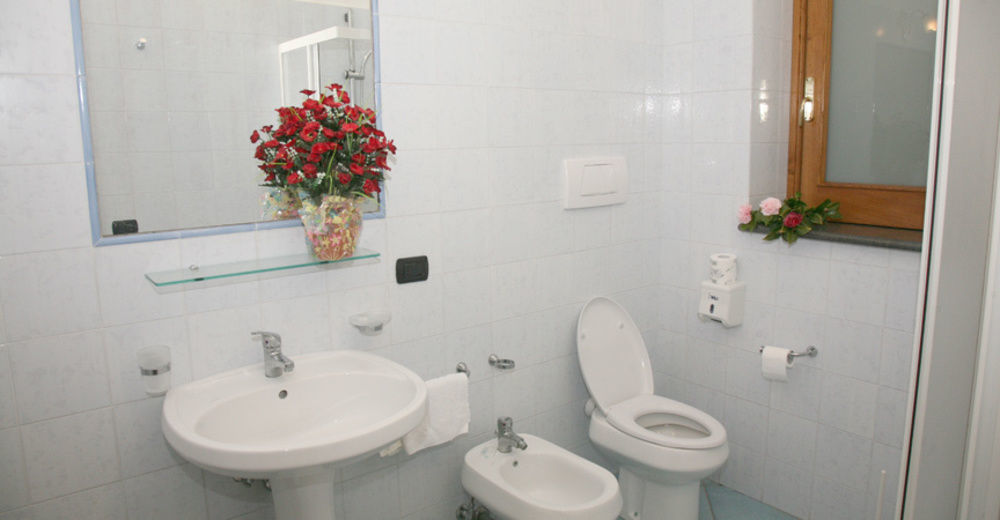 Agriturismo Mare E Monti Hotel อาเจโรลา ภายนอก รูปภาพ