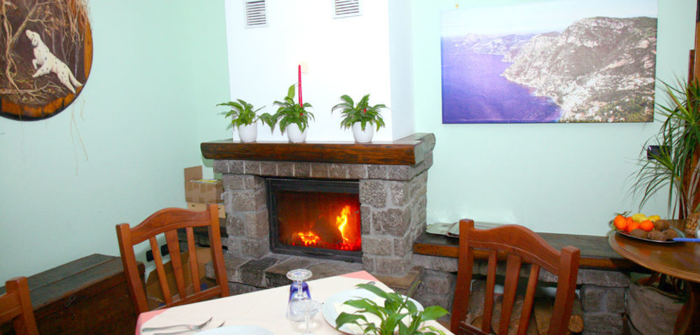 Agriturismo Mare E Monti Hotel อาเจโรลา ภายนอก รูปภาพ