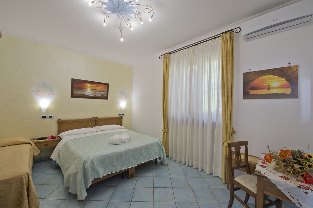 Agriturismo Mare E Monti Hotel อาเจโรลา ภายนอก รูปภาพ